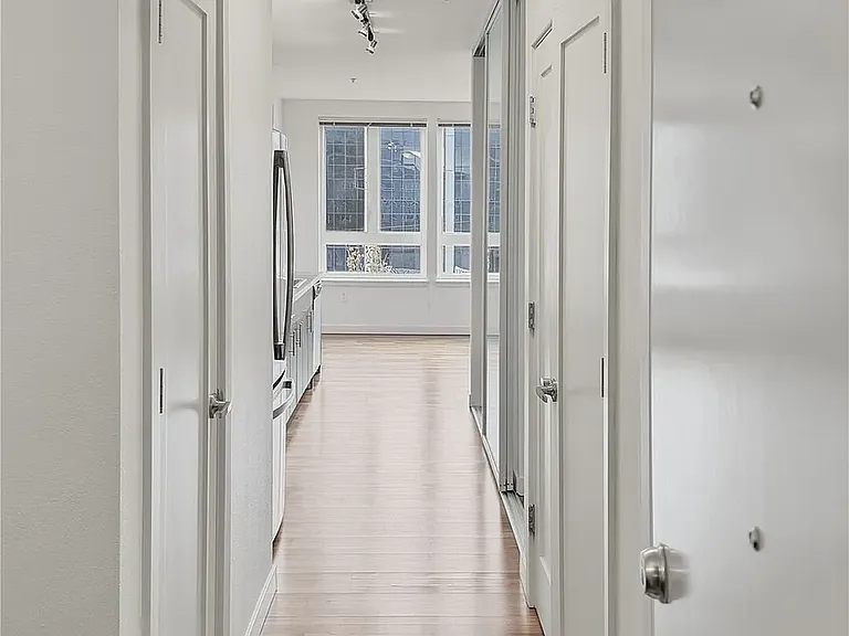 3104 Western Ave #522 — Photo 1