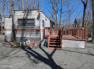 105 Packanack Ln, Milford, PA