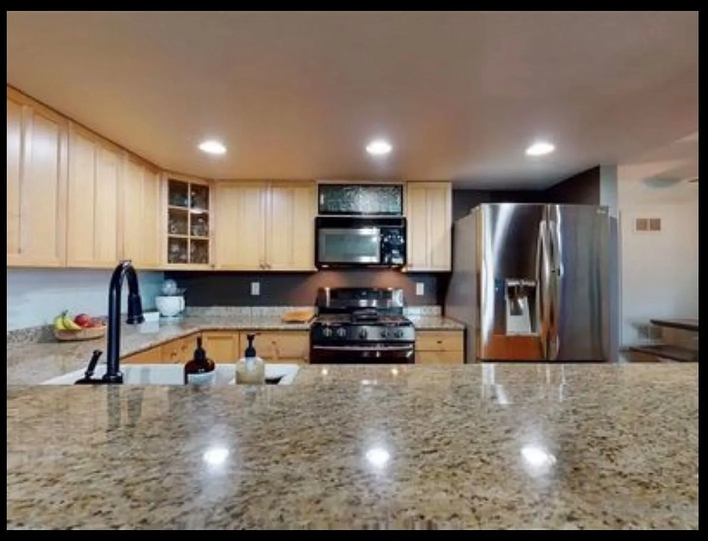 2 Bedroom Condo close to the Beach — Photo 4