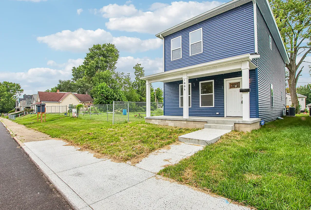 4 bed, 2040 sqft, $2,100 — Photo 1