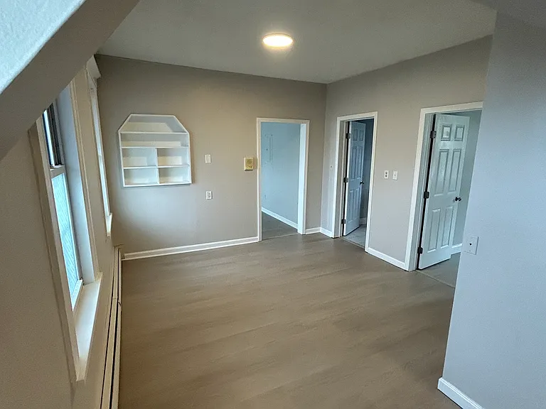 981 Valley St #2F — Photo 6