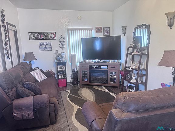 3rd image of 513 N Guadalupe St