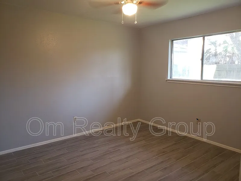 4 bed, 2.0 bath, 1854 sqft, $1,950 — Photo 3