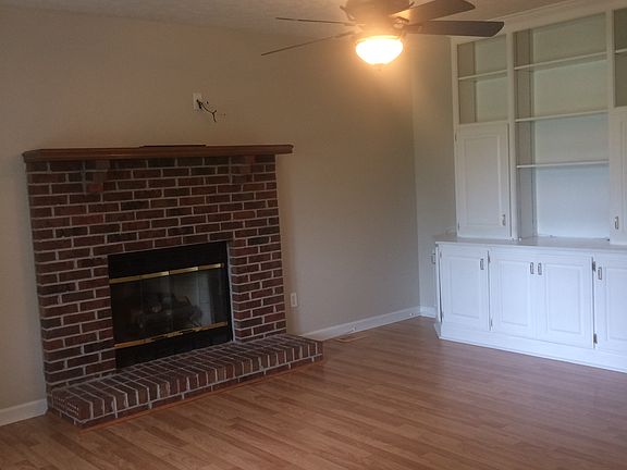 Lvg room with gas fireplace