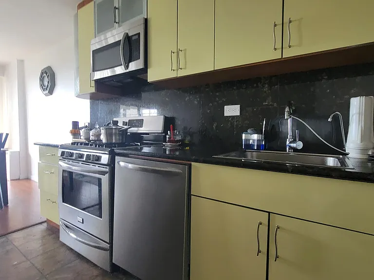 501 Surf Ave #12R — Photo 5
