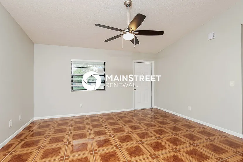 1114 Ivanhoe St NW — Photo 4