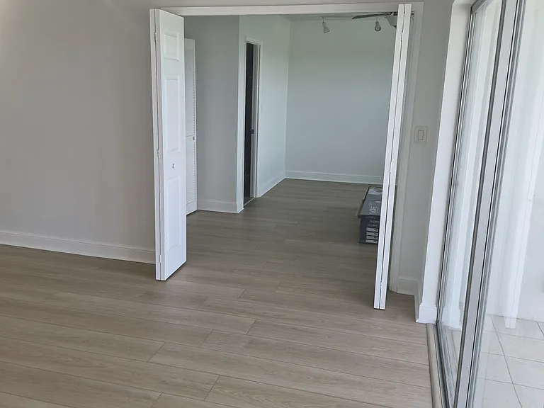 3050 N Palm Aire Dr #702 — Photo 30