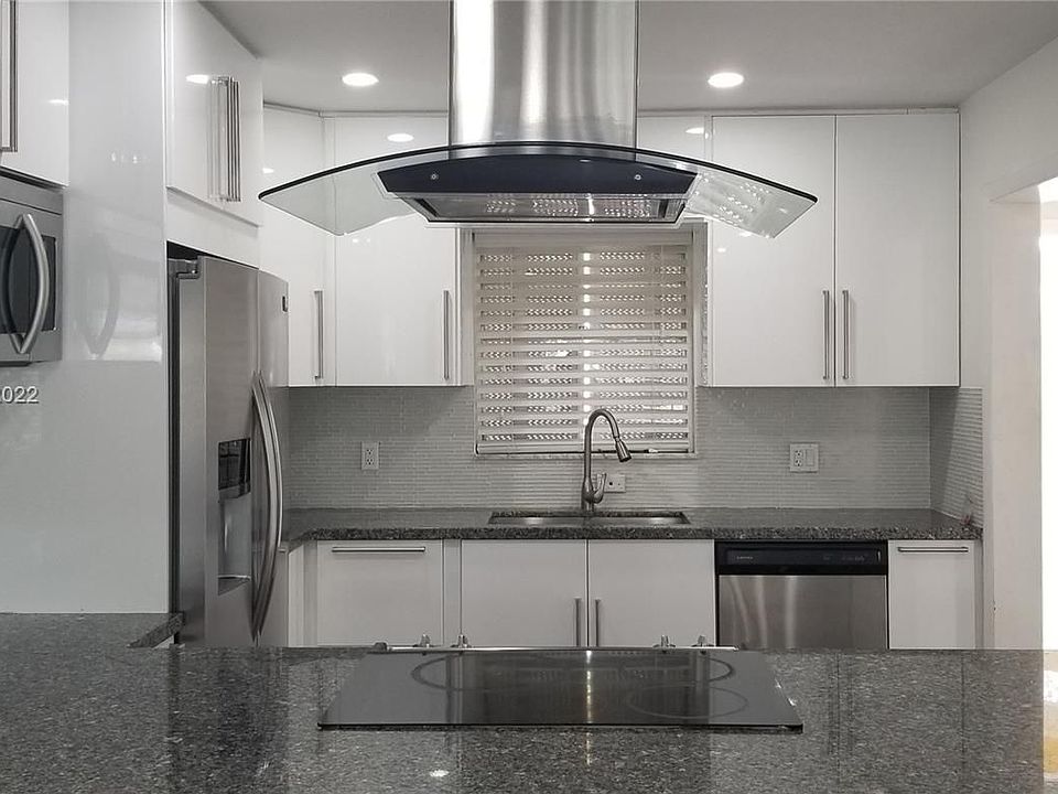 1st image of 5170 SW 40th Ave APT 8E