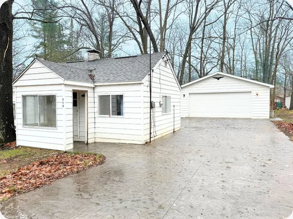216 Cottage Dr, Prudenville, MI 48651