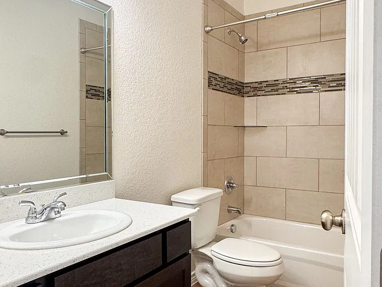 5108 Red Rose Xing — Photo 5