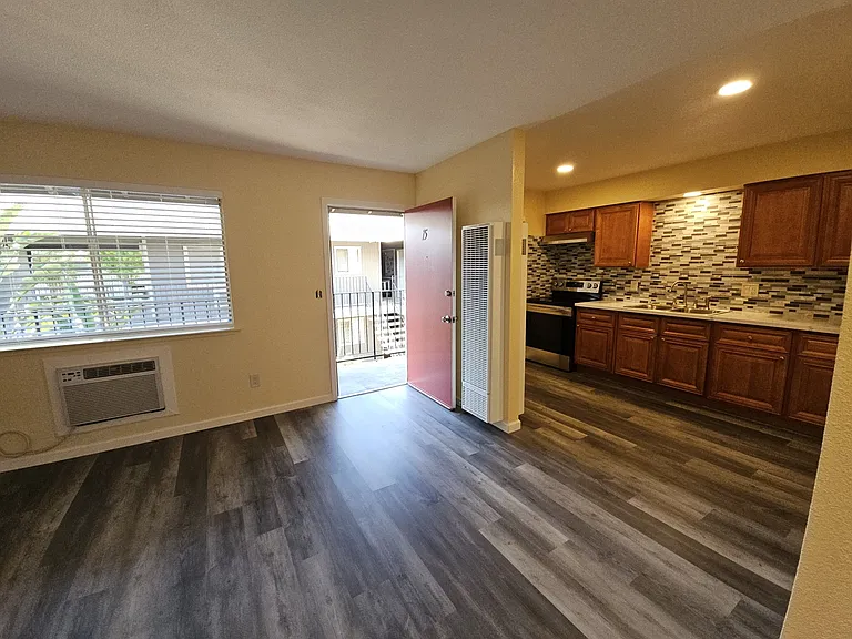 1210-1250 Kenny Dr — Photo 167