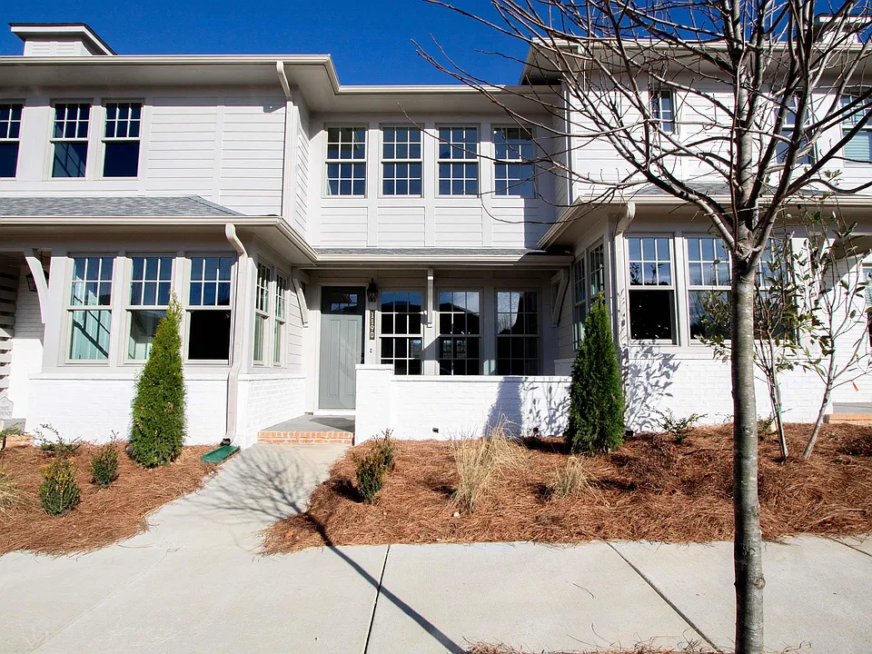 1190 Windsor Sq