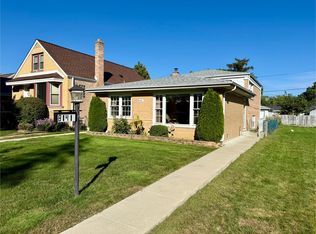 8141 Kenneth Ave, Skokie, IL 60076