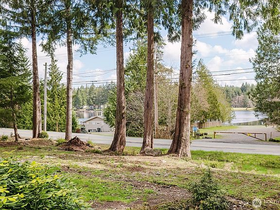 3rd image of 501 E Saint Andrews Drive