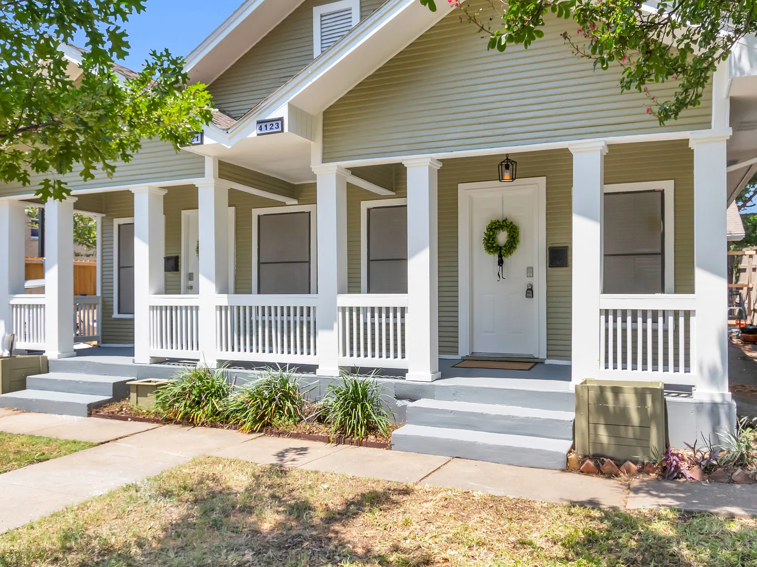 3 bed, 900 sqft, $2,100 — Photo 4