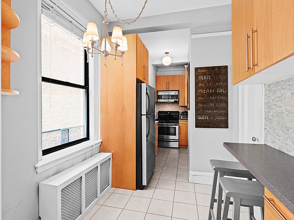 3rd image of 269 W 72nd St APT 3D