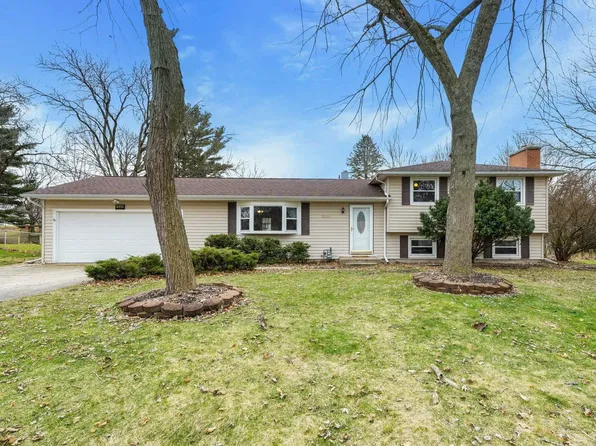 18140 Amberly Ln, South Bend, IN 46637