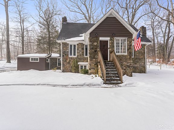 2nd image of 8 Perry Lane