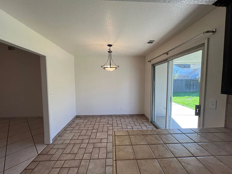 1513 Prospect Ln — Photo 15