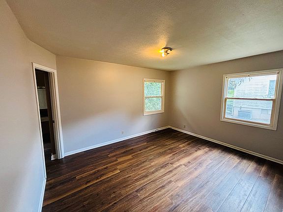 3rd image of 601 Shady Acres Ct
