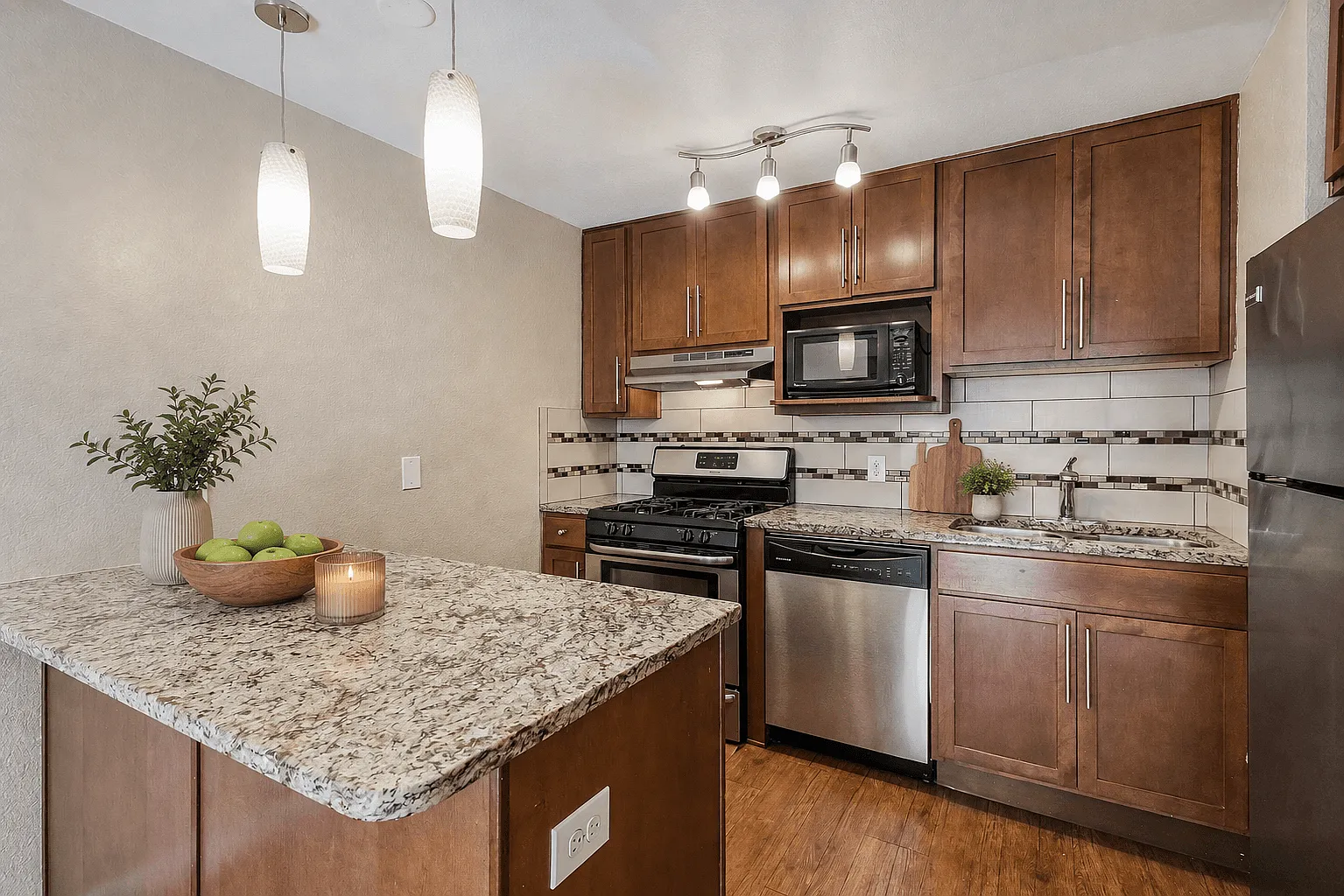 Highland Apartments — Photo 3