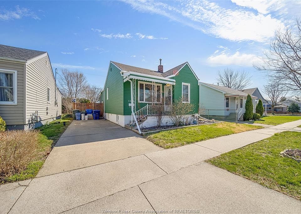 1st image of 2286 Forest Ave