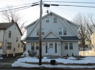 26 Home Pl, Bergenfield, NJ 07621