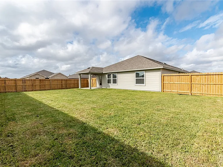 1353 Trent Park Ln — Photo 21
