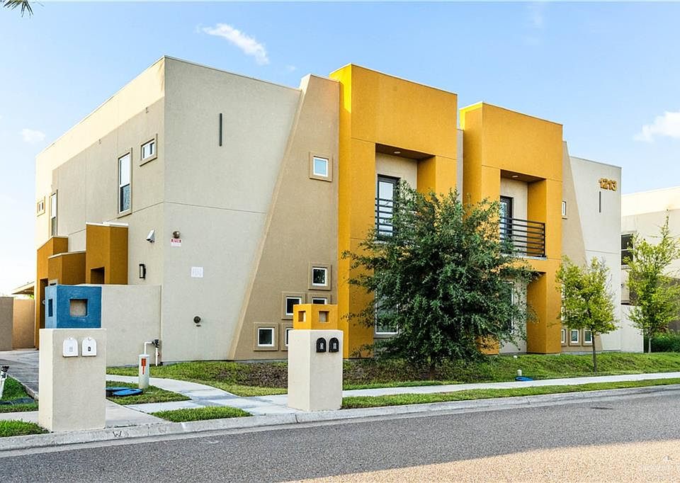 1st image of 1213 E Daffodil Unit D