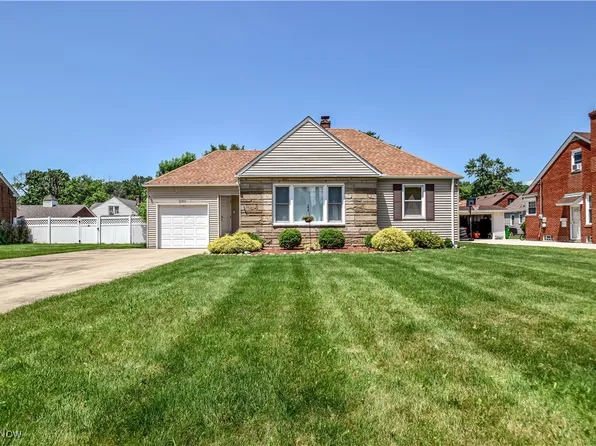 11511 McCracken Rd, Garfield Heights, OH 44125