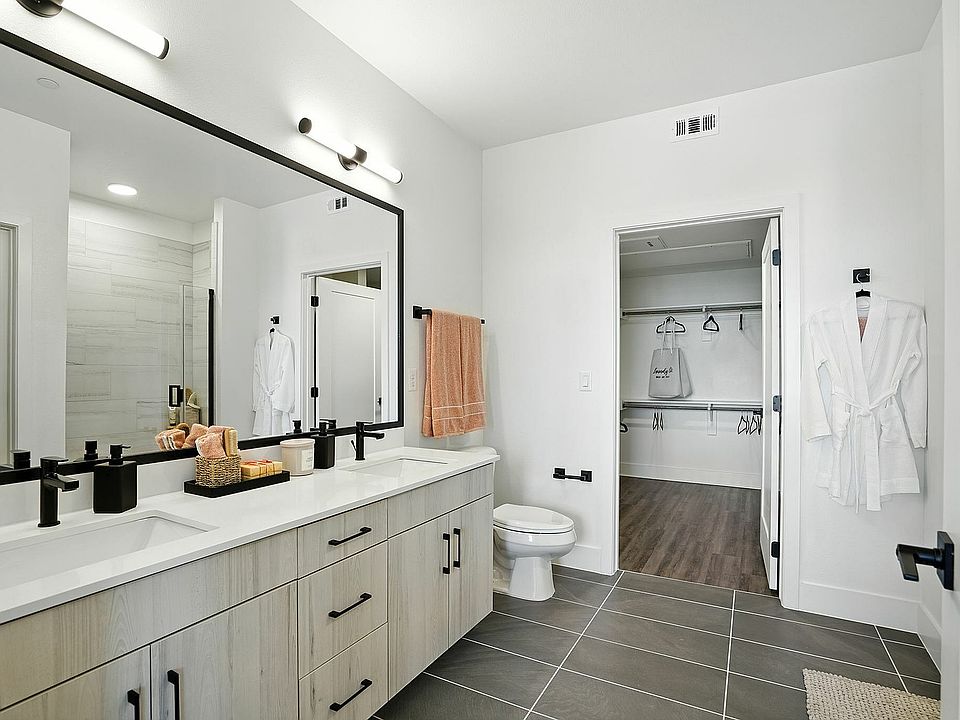 Refresh and recharge in sleek surroundings