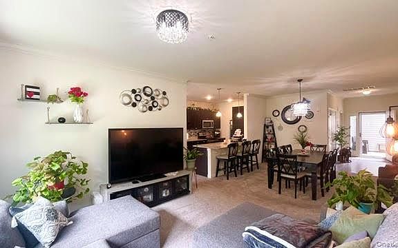 4th image of 40 Greentree Court
