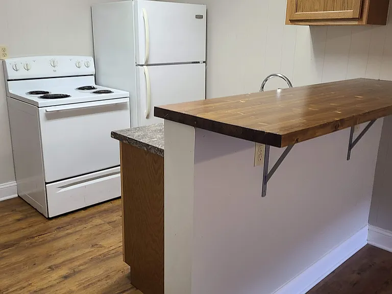 322 1/2 S Main St #4 — Photo 6
