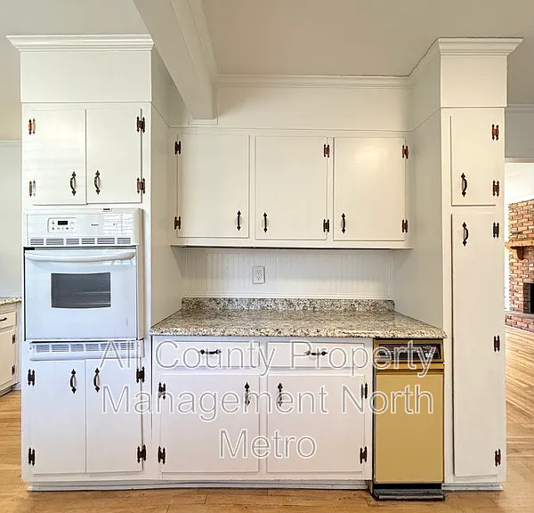 1273 Becket Dr NE — Photo 4
