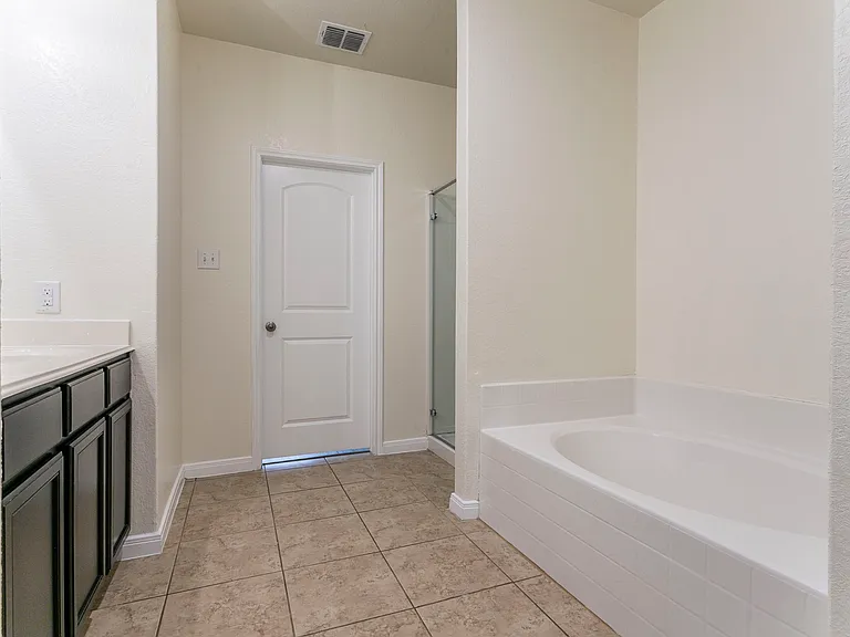 211 Azalea Way — Photo 16