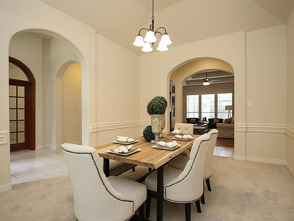 Enjoy large family gatherings and holiday meals in the Dining Room.