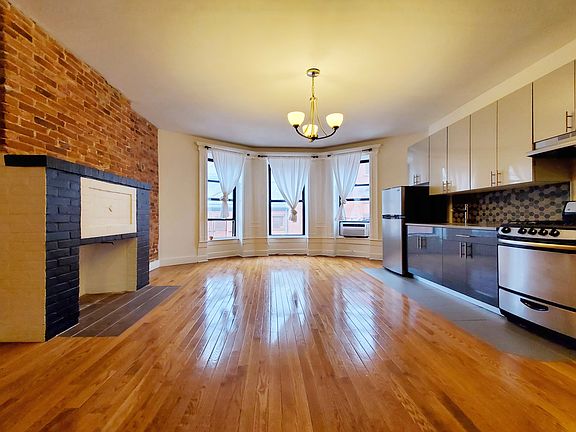 2nd image of 1164 Pacific St APT D2