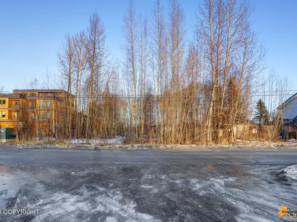 3355 Lakeshore Dr, Anchorage, AK 99517