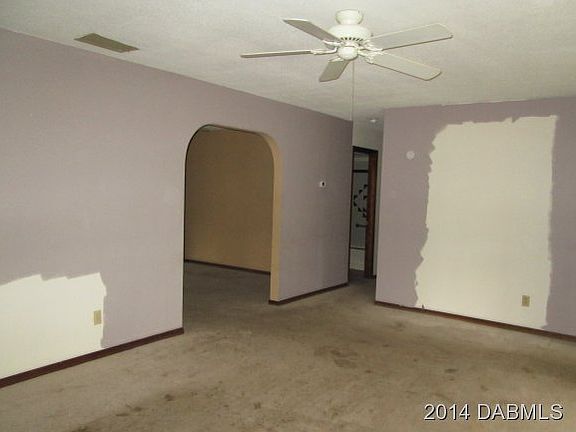 3rd image of 2212 Queen Palm Dr