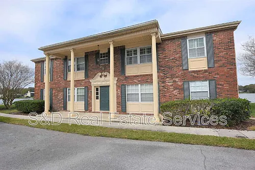 1920 E Edgewood Dr E Photo 1