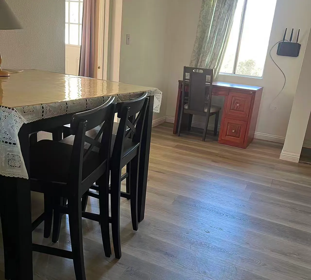2 bed, 700 sqft, $2,200 — Photo 2