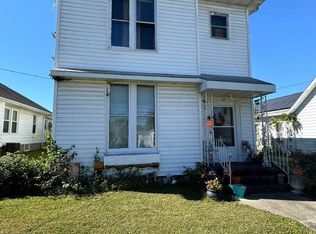 17 S Peach St, Du Quoin, IL 62832