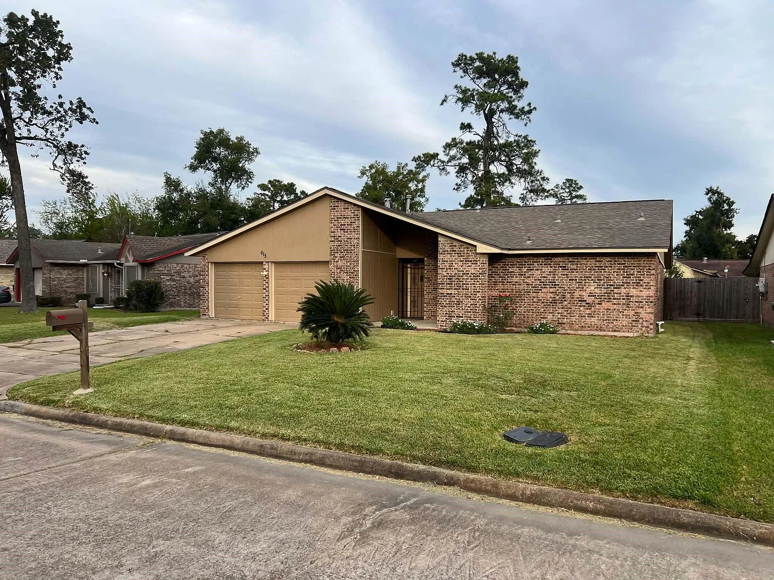 3 bed, 2.0 bath, 1612 sqft, $2,100 — Photo 3