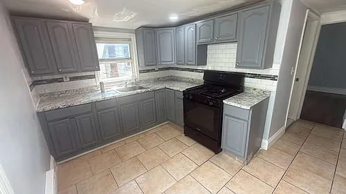 182 Dewey St Photo 1