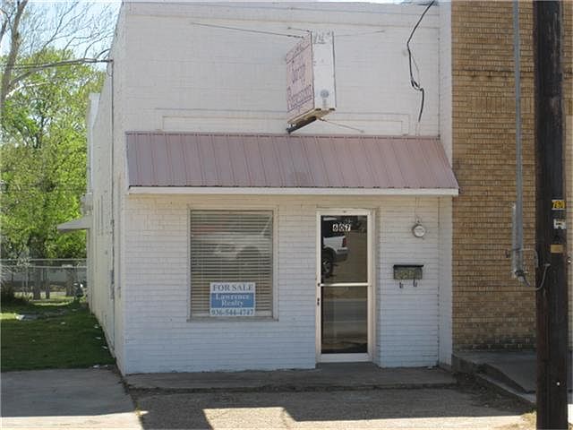 1st image of 607 E Goliad Ave