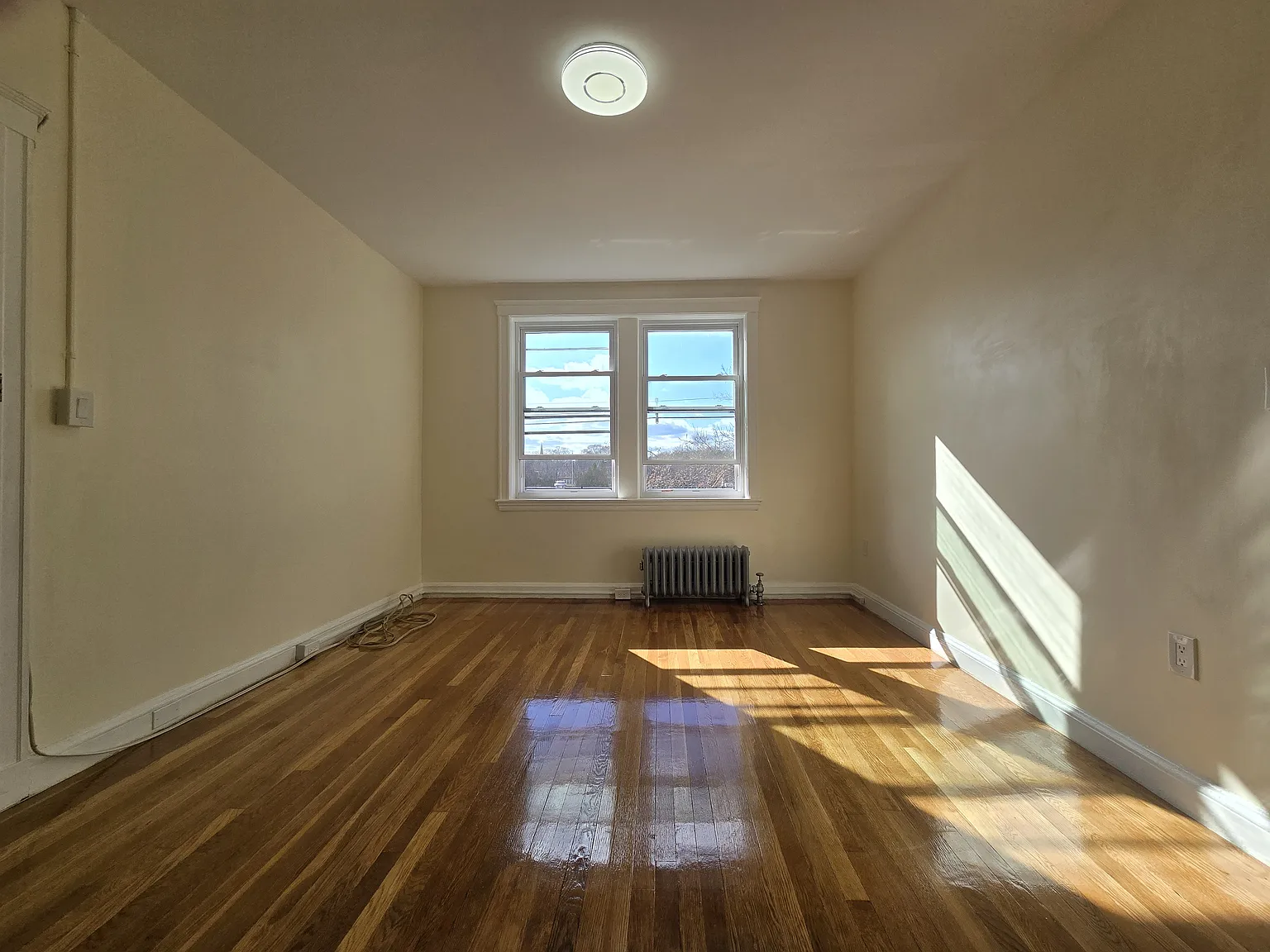 2 bed, $3,000 — Photo 1