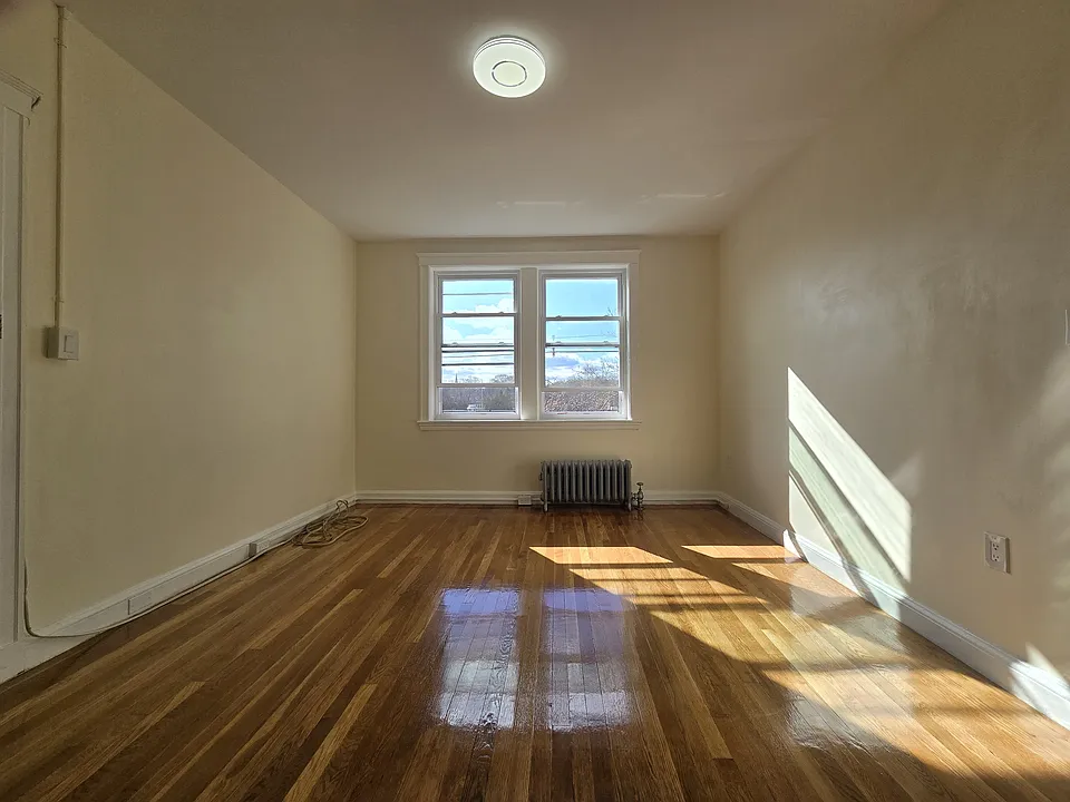 187 Kent St #5