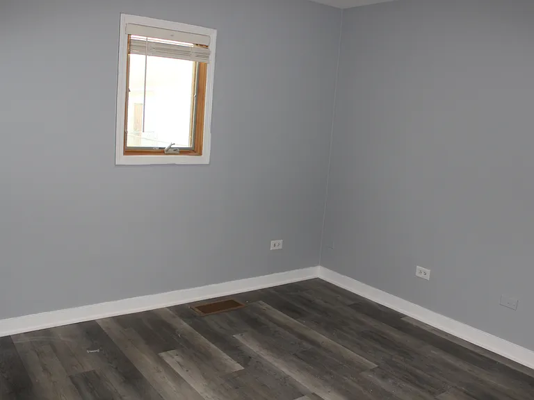 8134 N Merrill St — Photo 17