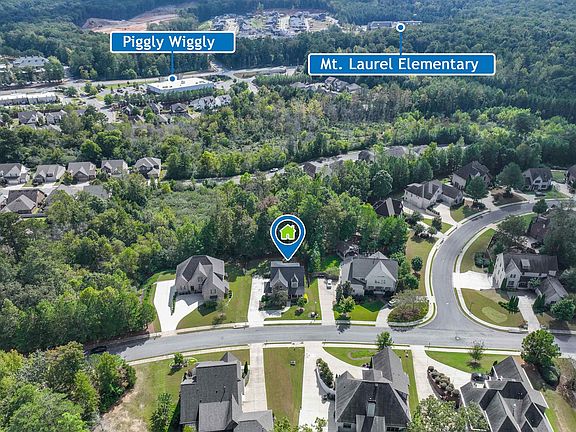 3rd image of 1104 Highland Village Trl