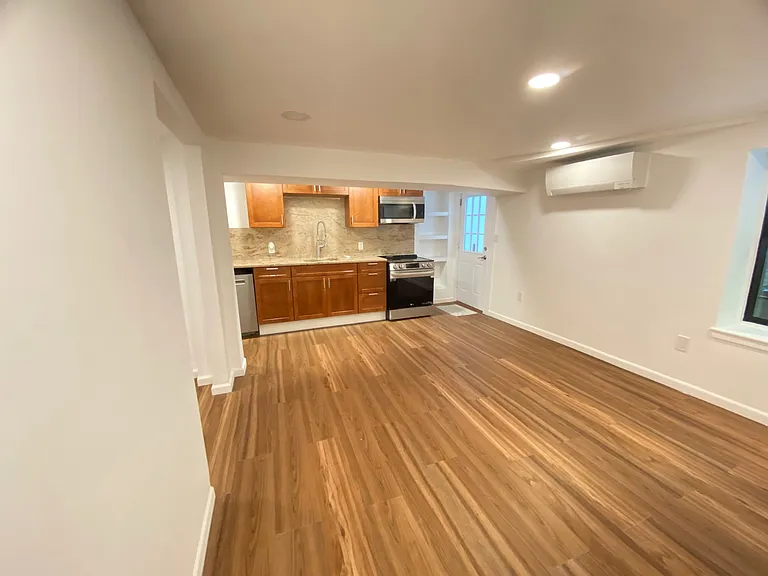 688 Parker St #1 — Photo 5